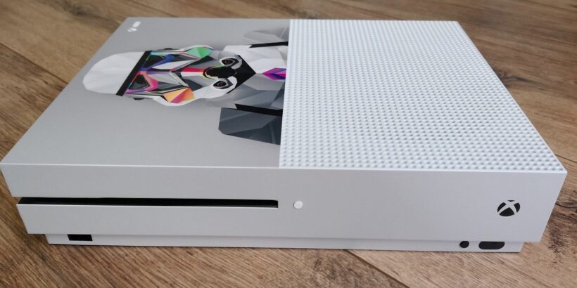 Xbox One S im neuen Design dank Slickwraps